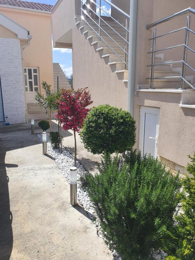 Apartman Tolosi Podgorica Exteriör bild