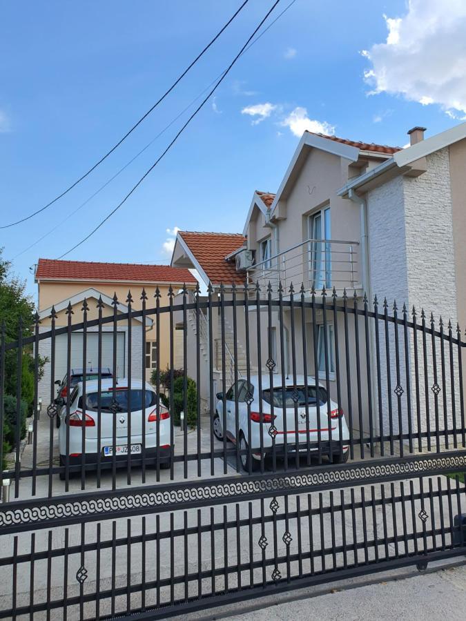 Apartman Tolosi Podgorica Exteriör bild