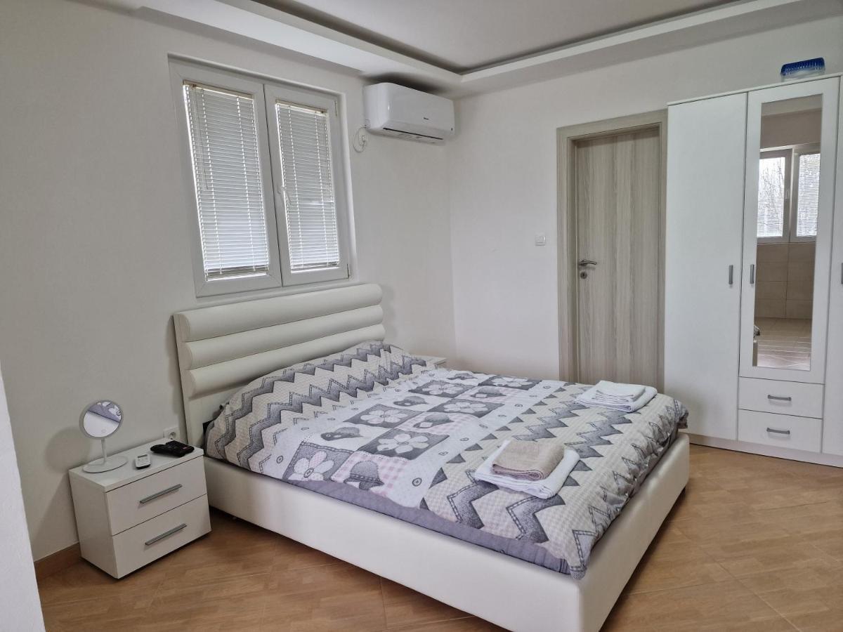 Apartman Tolosi Podgorica Exteriör bild
