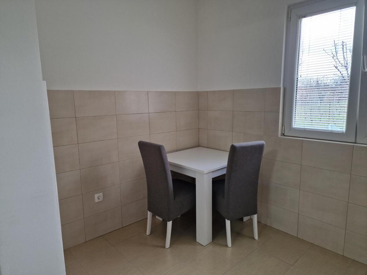 Apartman Tolosi Podgorica Exteriör bild