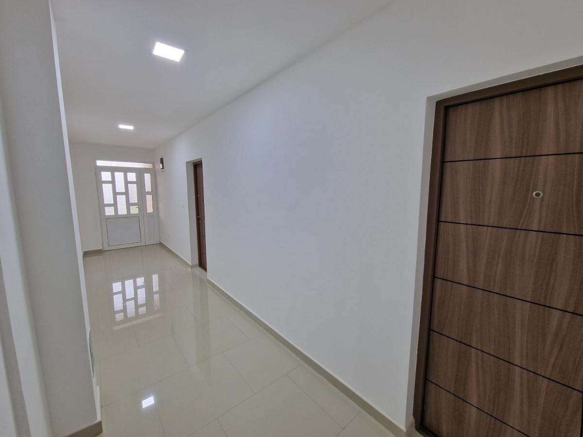 Apartman Tolosi Podgorica Exteriör bild