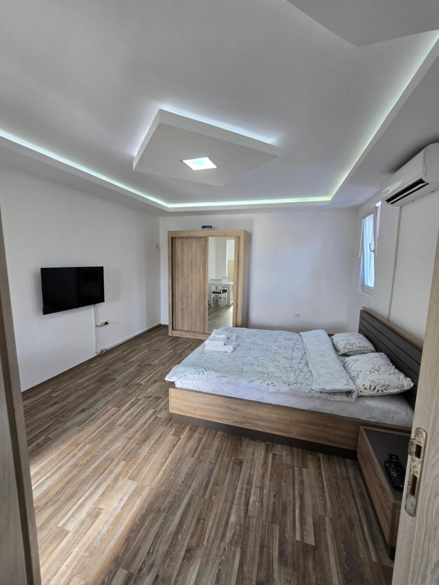 Apartman Tolosi Podgorica Exteriör bild