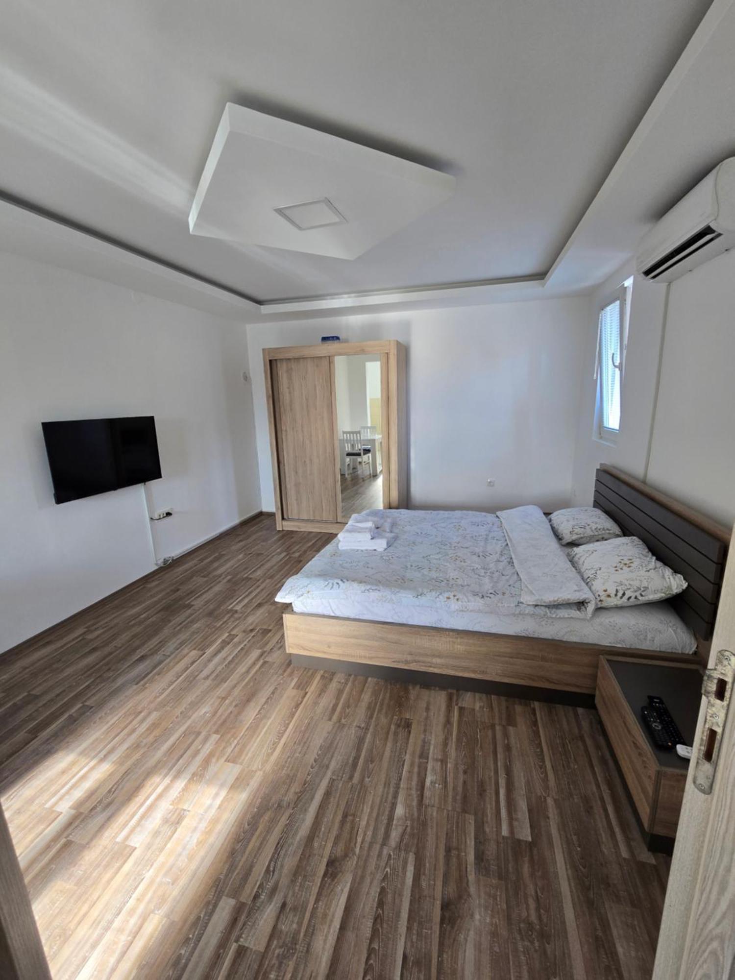 Apartman Tolosi Podgorica Exteriör bild